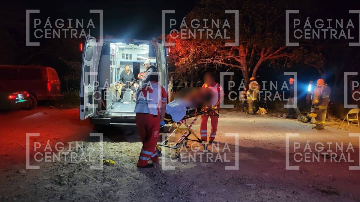 Camioneta cae a barranco y hay 4 heridos; llevaban a embarazada a hospital de León