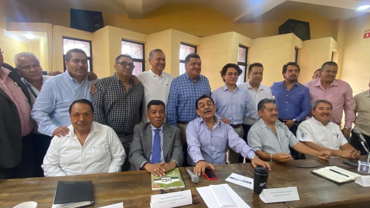 ¡Taxistas tradicionales en crisis! Exigen regulación a plataformas digitales