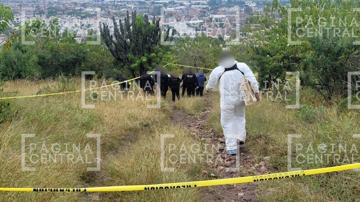 Vecinos iban a trabajar por camino de terracería cuando encontraron el cuerpo de un joven