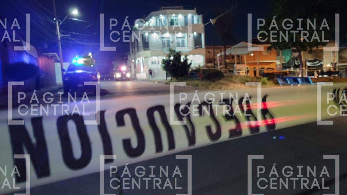 VIDEO Vecinos escuchan varios balazos: Ataque armado deja un muerto y un herido