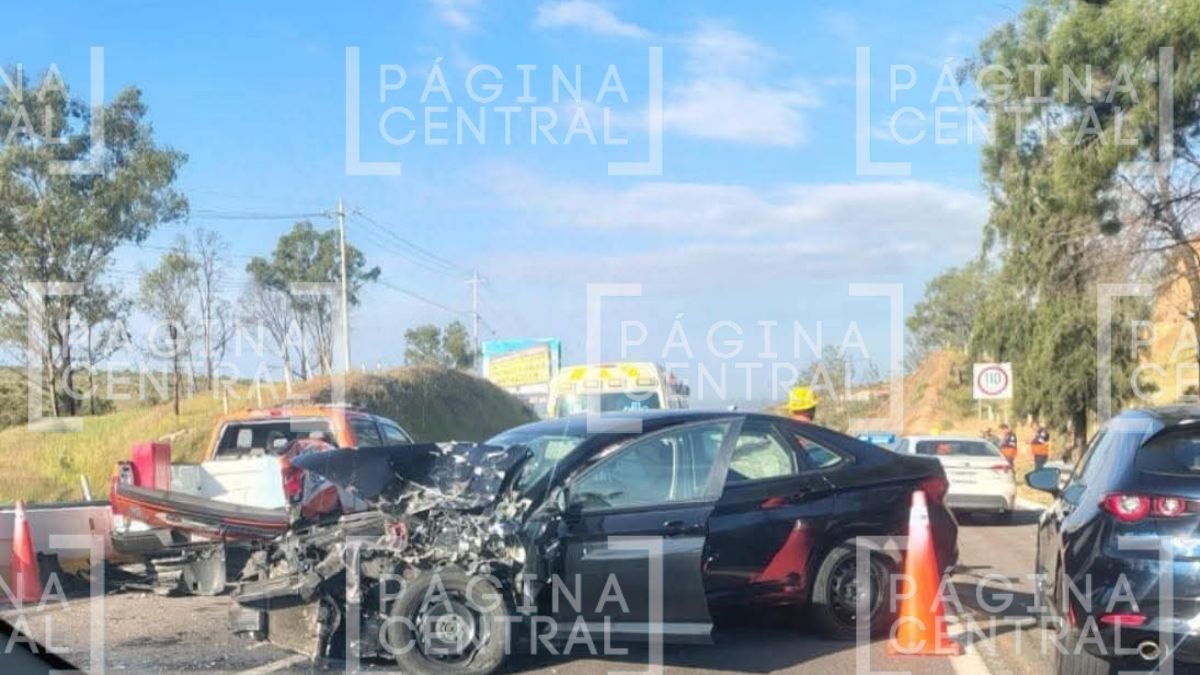 ¡Carambola! Choque en plena carretera provoca fuerte congestionamiento