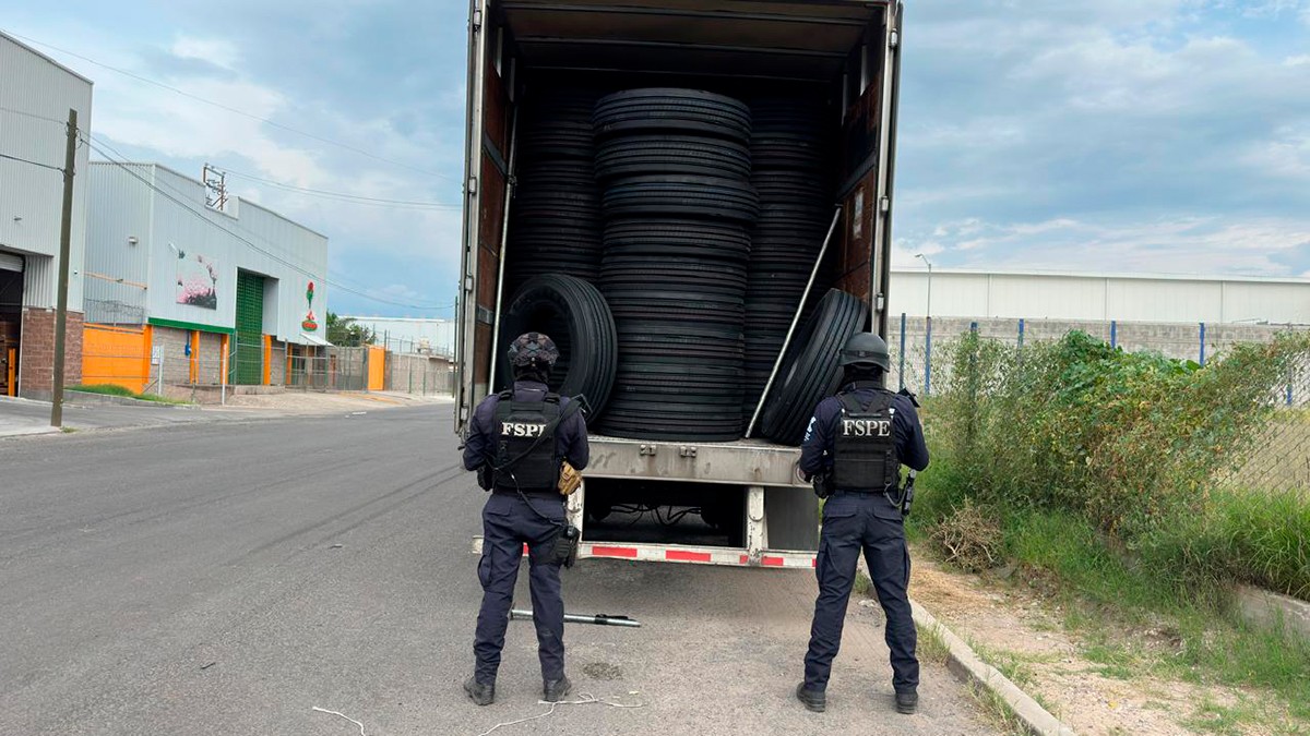 Recuperan caja robada con llantas valuadas en más de 3.2 millones de pesos