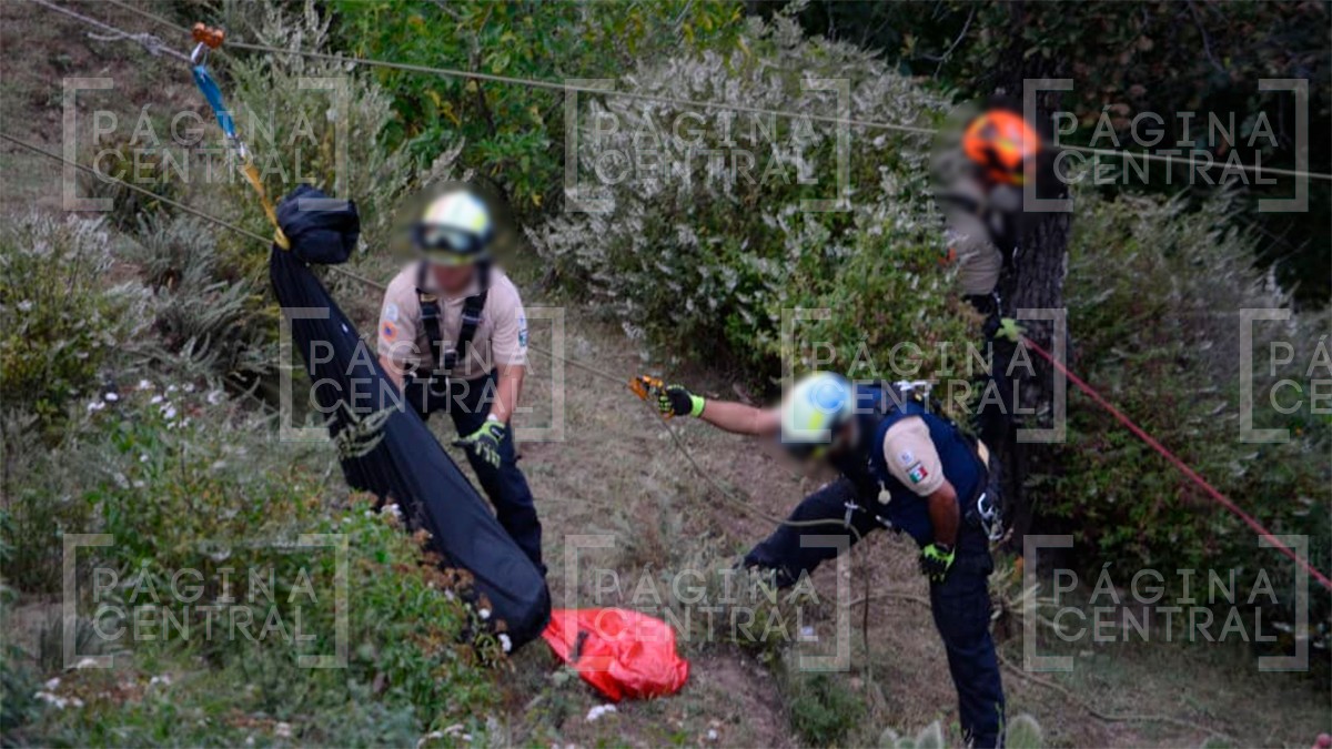 Encuentran tres bolsas con restos humanos al fondo de un barranco