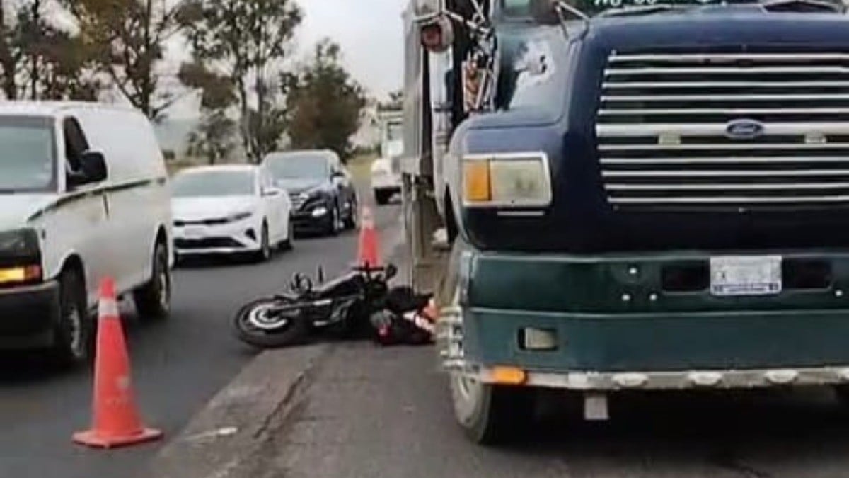Joven motociclista muere atropellado y su cuerpo quedó bajo la tolva
