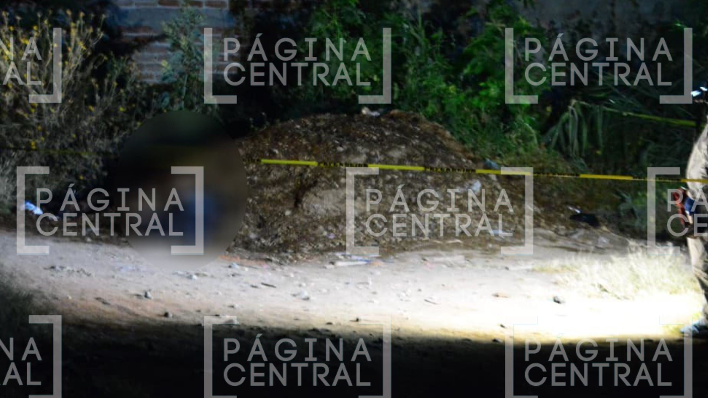 Tenía heridas en cuello y clavícula: Localizan a hombre sin vida en montaña de tierra