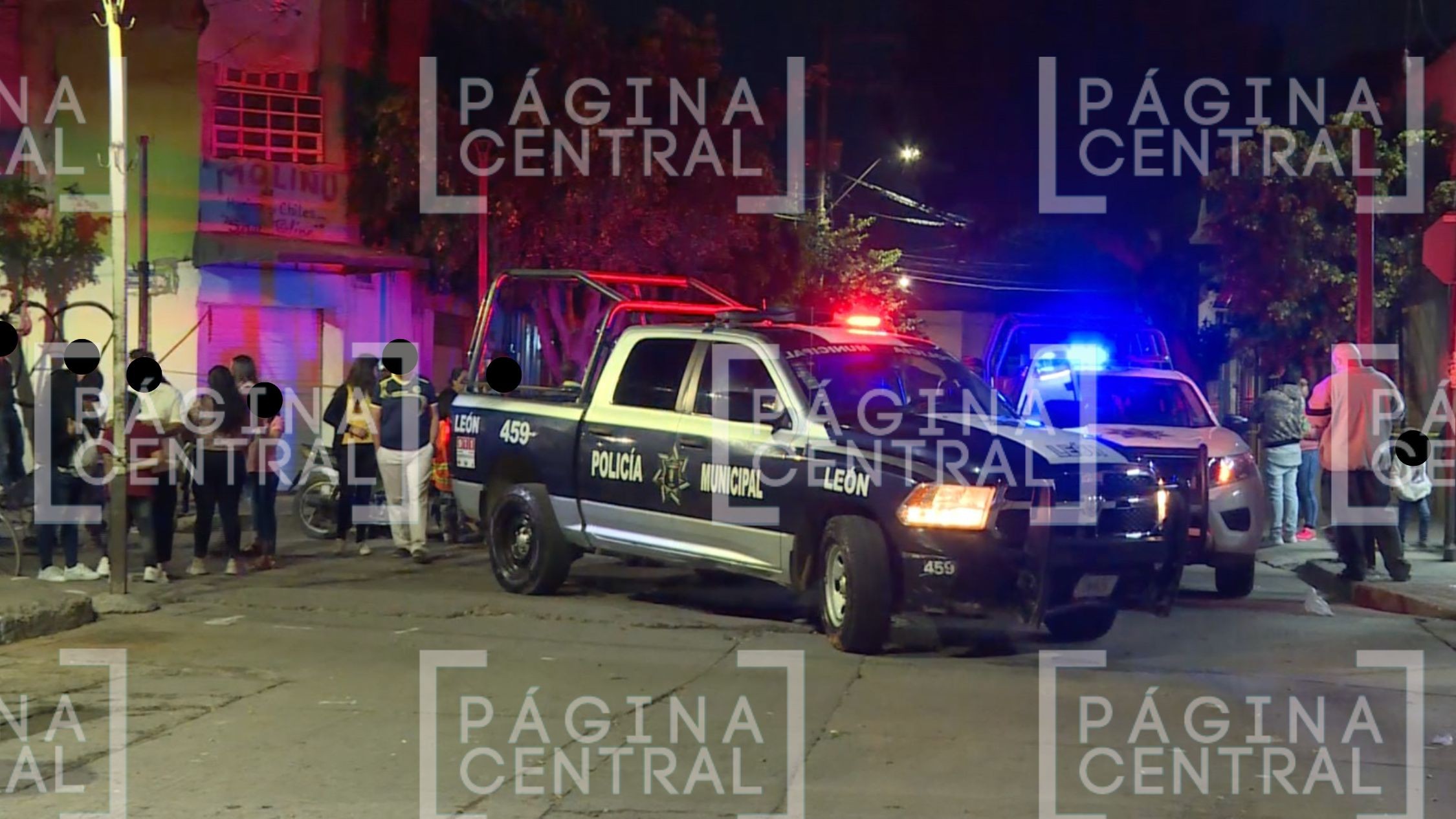 Por viejas rencillas: Joven ve a menor con amigos en la calle y lo ataca a balazos