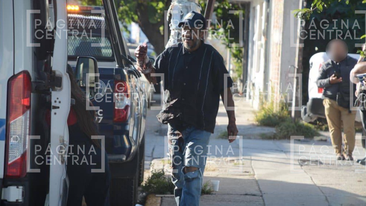 Hombre herido moviliza a cuerpos de emergencia pero se niega a que lo lleven al hospital