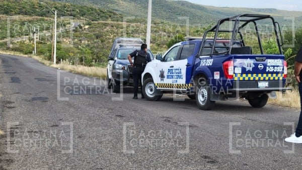 Motociclista muere en accidente carretero; entre lágrimas, sus familiares lo identifican