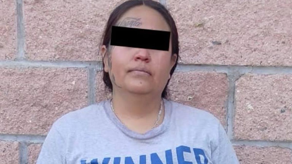 Llevaba droga y estaba armada: Policía de León detiene a mujer tras denuncia de vecinos