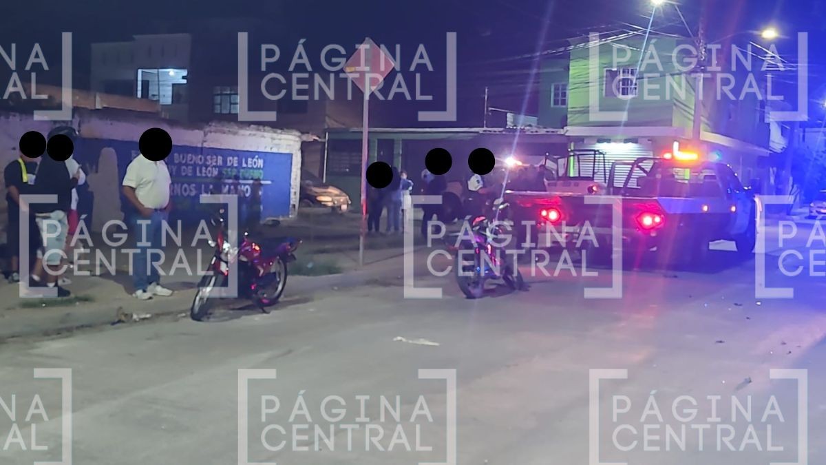 VIDEO Lo arrastró por 4 cuadras: Camioneta arrolla a motociclista y huye