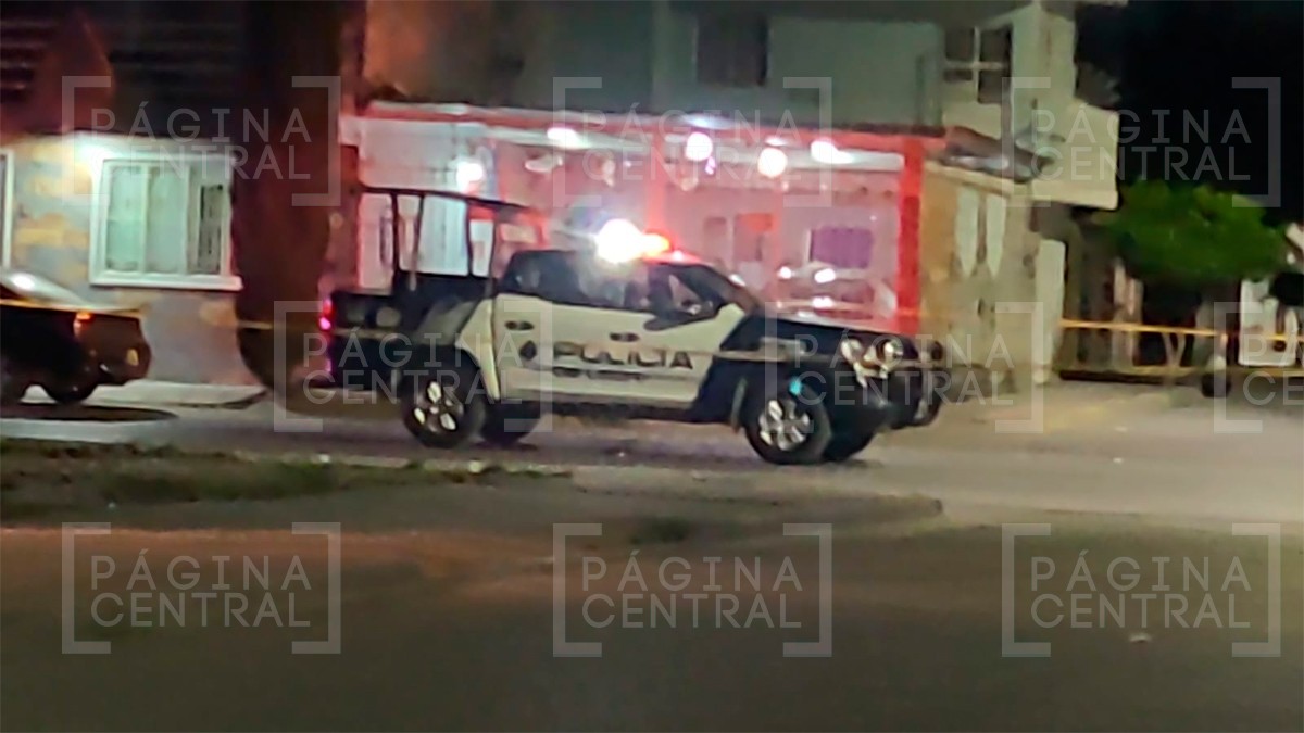 Motosicarios atacan a un joven afuera de su casa; recibió un disparo en la cabeza