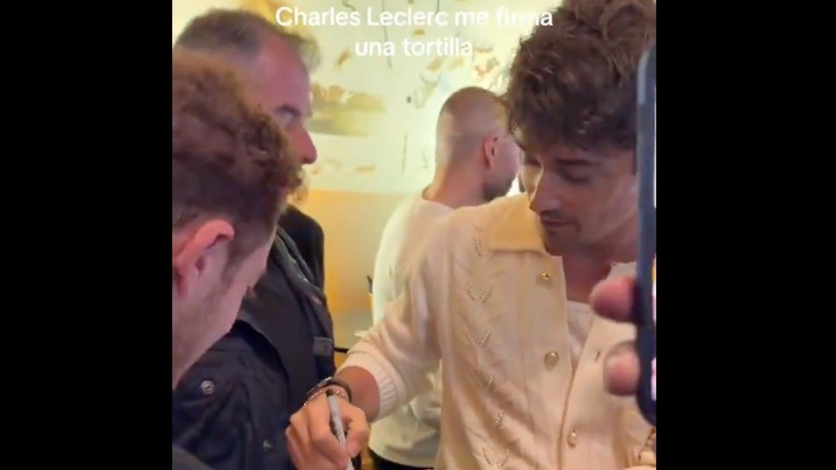 VIDEO ¡Insólito! ¿Te imaginas qué le pidió un youtuber a Leclerc que le firmara?