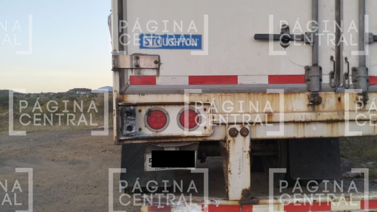 No alcanzó a frenar: Fuerte choque entre camión de carga y camioneta deja 2 lesionados