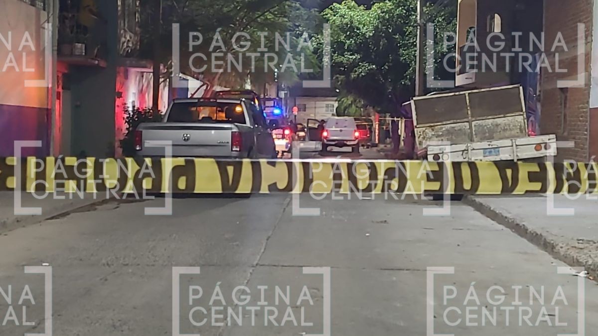 VIDEO Le disparan 4 veces: Sicarios atacan a hombre frente a domicilio 