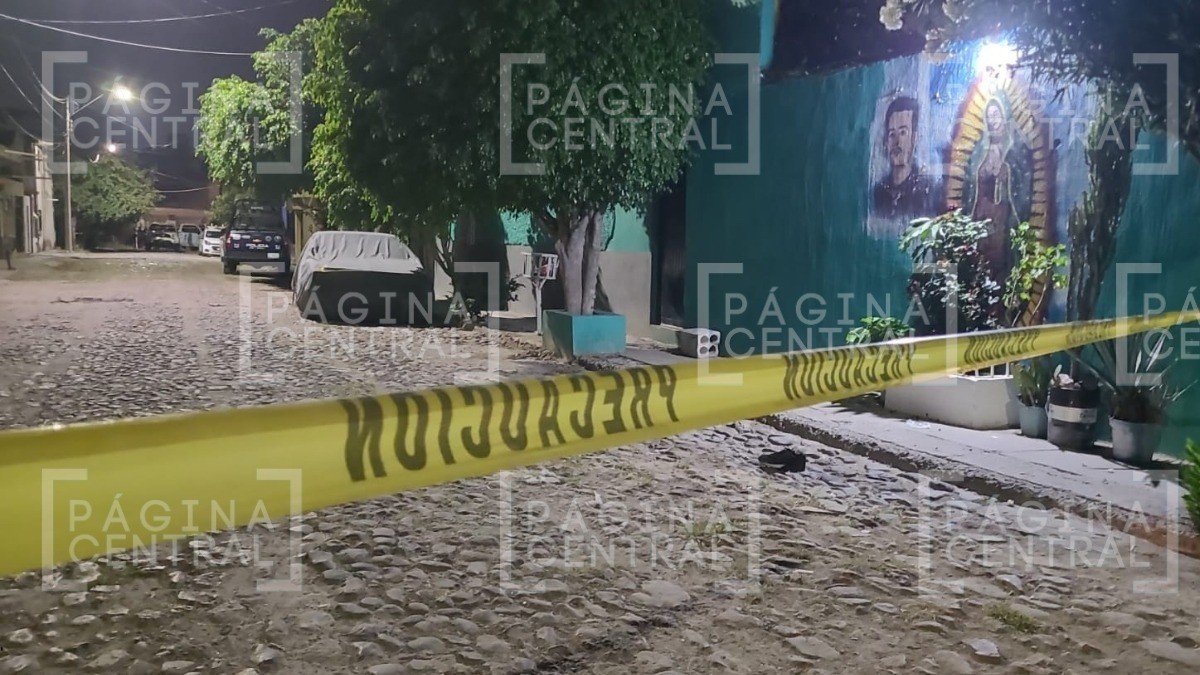 ¡Entre gritos desesperados! Joven intenta huir de ataque, pero lo mataron a balazos