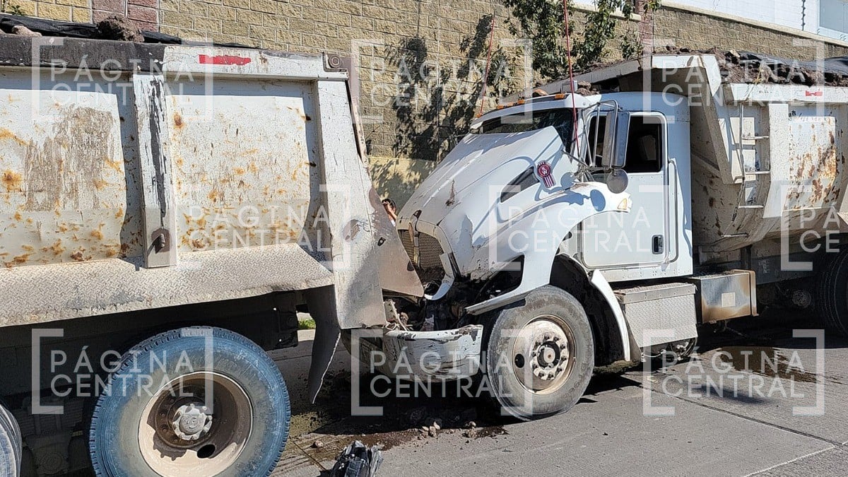 ¡Conductor de tolva evita tragedia! Logra detener a otra unidad que se quedó sin frenos