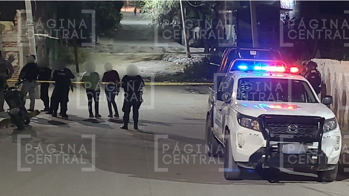 Carlos iba a casa cuando motociclistas lo mataron a balazos, su cuerpo quedó en una esquina