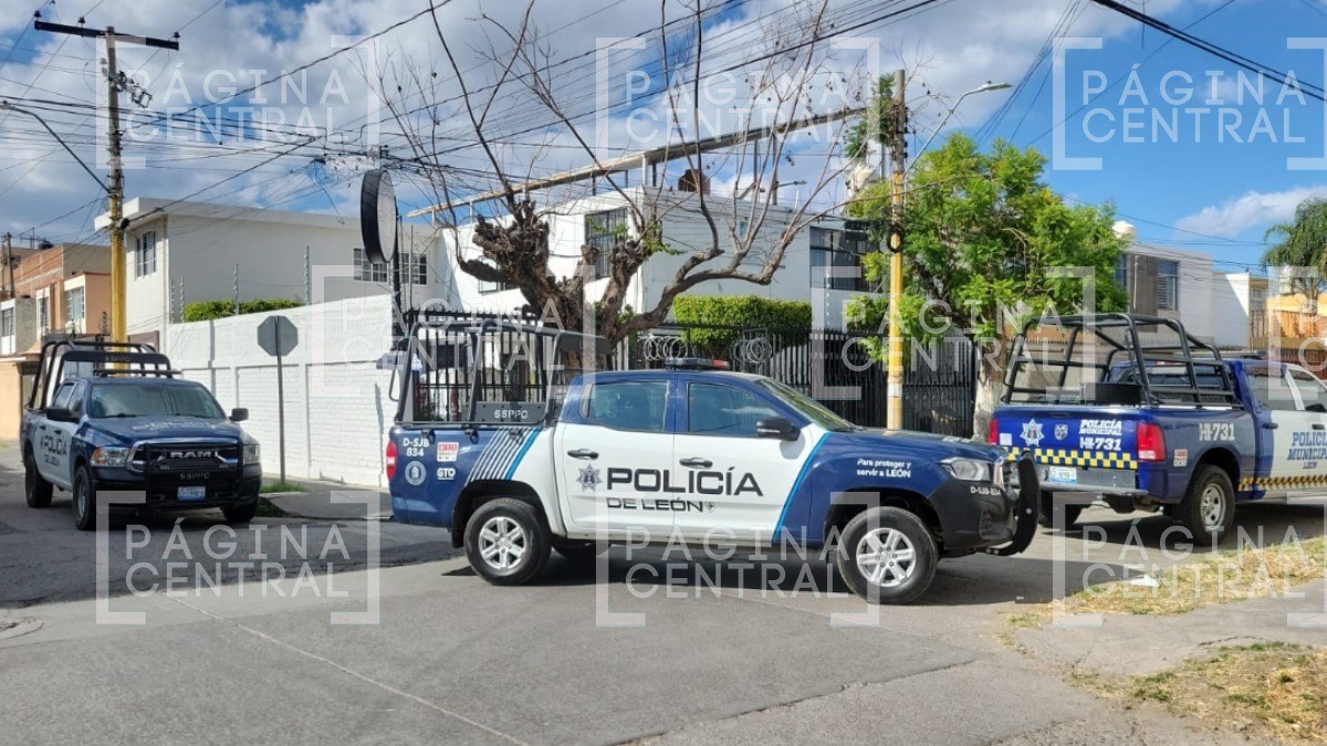 Rocío evitó asalto aventando bolsas de dinero a azotea de una tienda, ¡pero sufre cachazo!