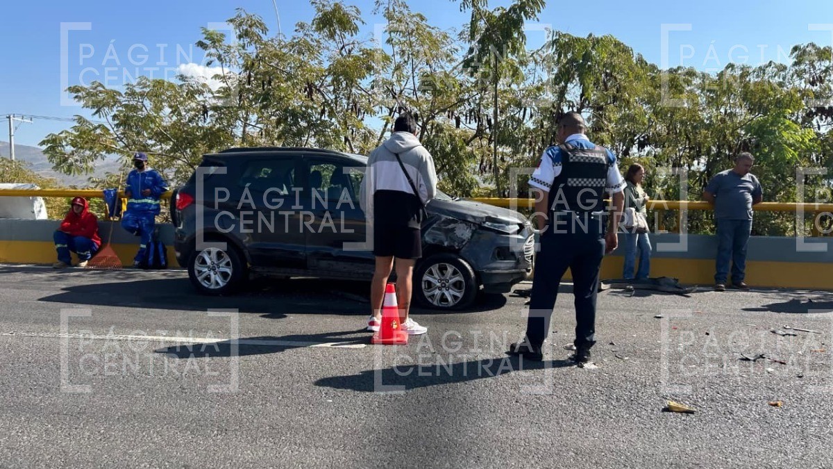 ¡Qué susto! Choque múltiple provoca caos vial; camioneta familiar entre las afectadas