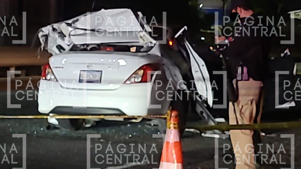 VIDEO Tragedia en carretera: Choque deja dos muertos y una mujer herida 