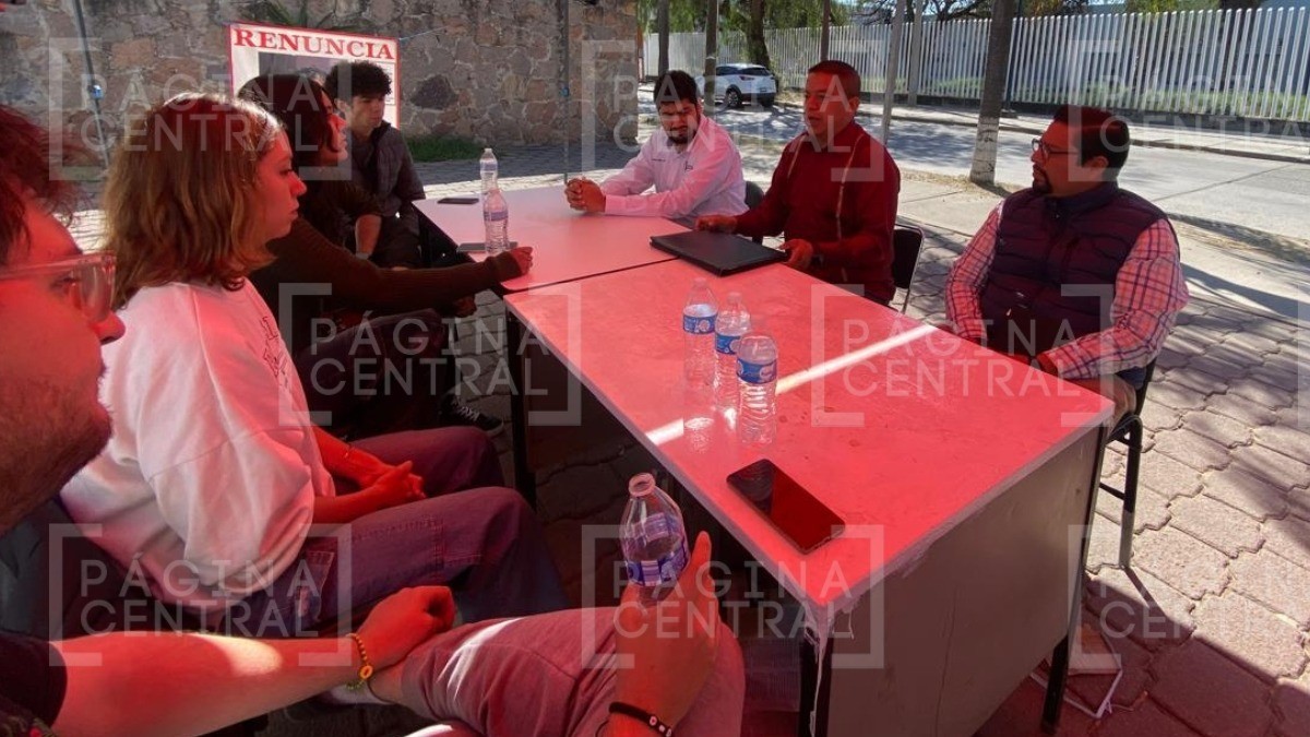 Insisten estudiantes del Instituto Tecnológico de León con renuncia de la directora