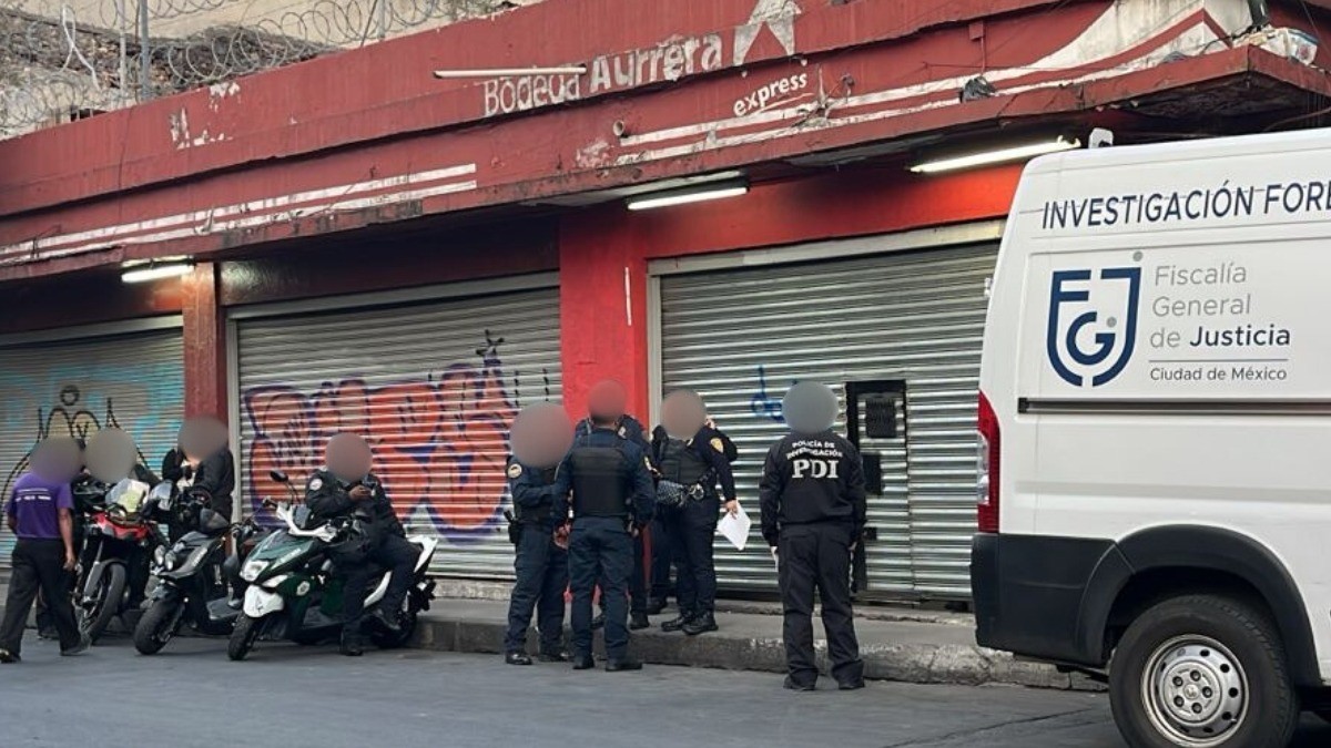 Lo descubren robando en Bodega Aurrerá y responde con un disparo: menor mata a guardia