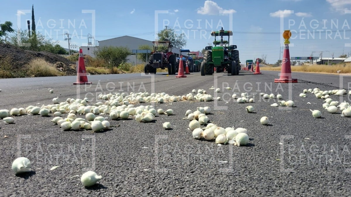 Suman nueve bloqueos de campesinos en Guanajuato