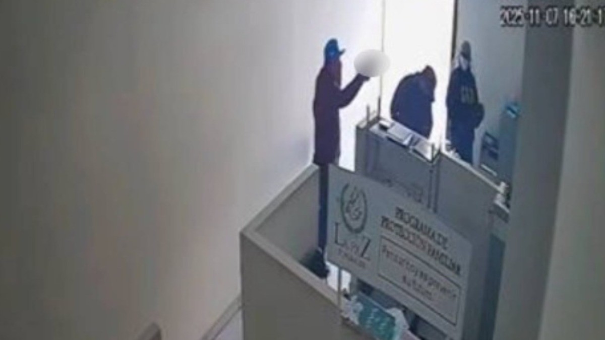 VIDEO Comando asalta funeraria, golpea a empleados y escapa pese a operativo militar