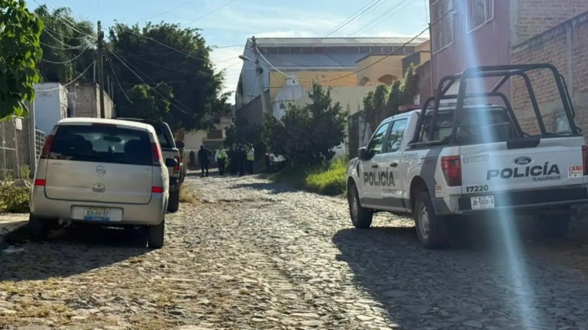 Asesinan a dos policías viales; las hallan dentro de la unidad en la que patrullaban