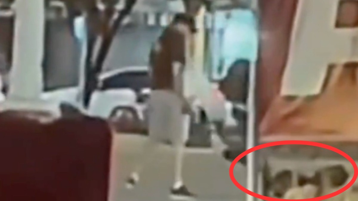 VIDEO Captan cómo automovilista arremete a patadas contra ciclista en el Valtierra