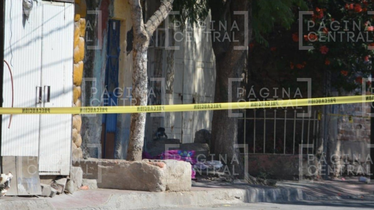 Mujer estaba en su casa cuando llegaron hombres y la balearon varias veces, está grave