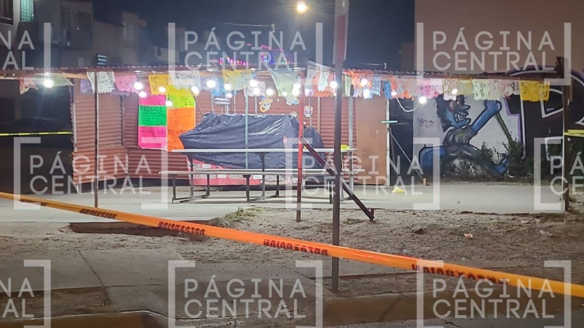 VIDEO Sonaron 6 balazos: Sicarios atacan a hombre en puesto de comida 