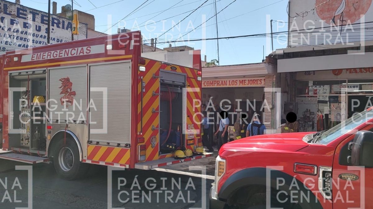 VIDEO Por un descuido: Incendio de casa habitación alarma a vecinos en León