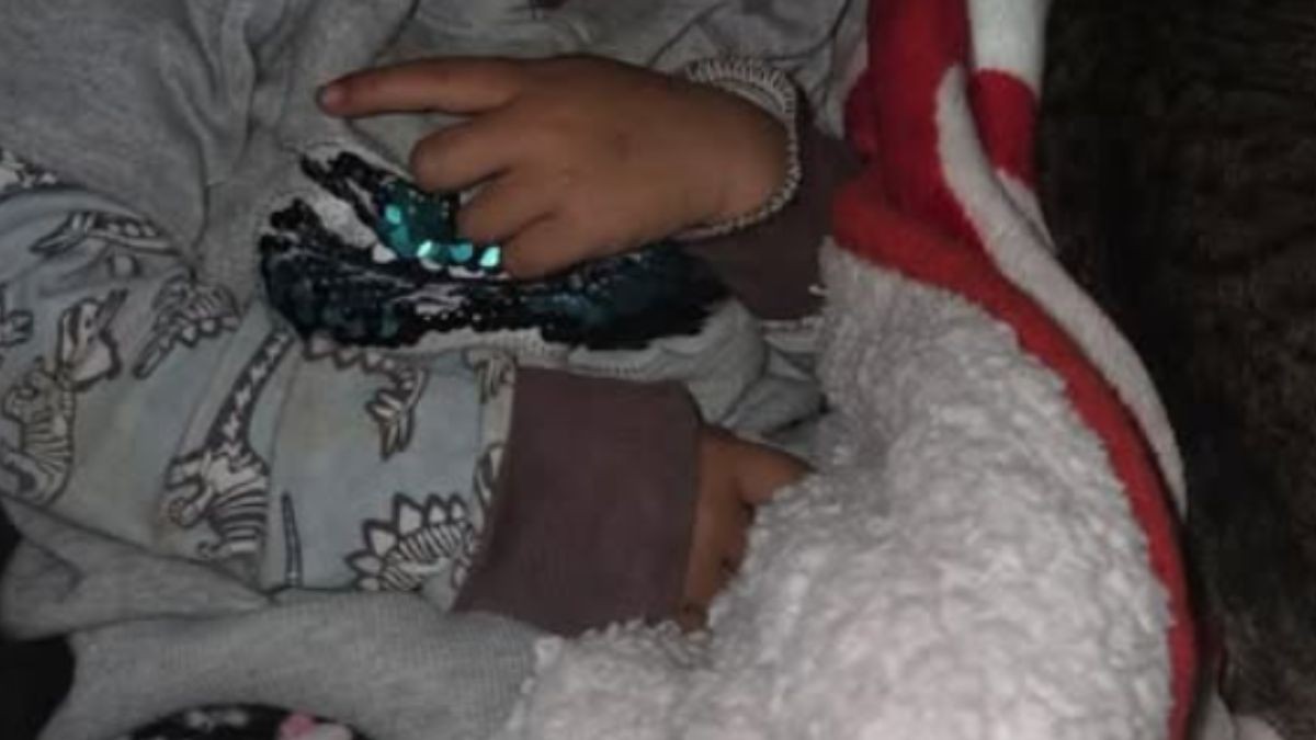 Caminaba sola: Niña, de 2 años, es localizada deambulando en la madrugada