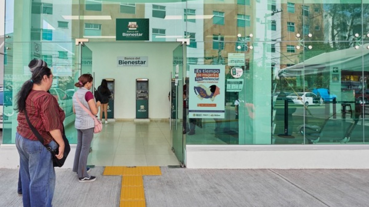 Este martes inicia el pago de pensión del bienestar para mujeres con estos apellidos