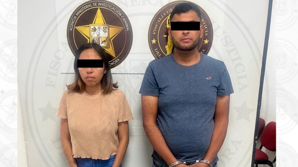 Pareja es detenida por golpear a su bebé; ella lo agredía mientras él grababa