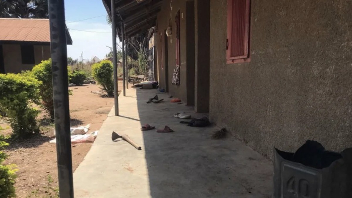 Escapan 50 estudiantes de secuestro masivo; seguirían raptados más de 200