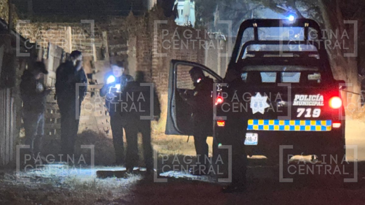 Atacan a balazos a menor de 17 años mientras dormía en su casa