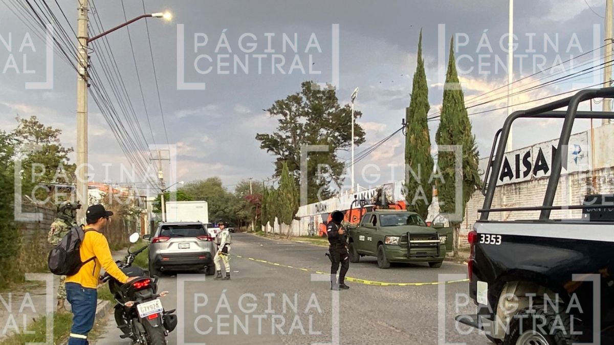 Iba en su moto: Sicarios interceptan a hombre y lo matan a balazos 