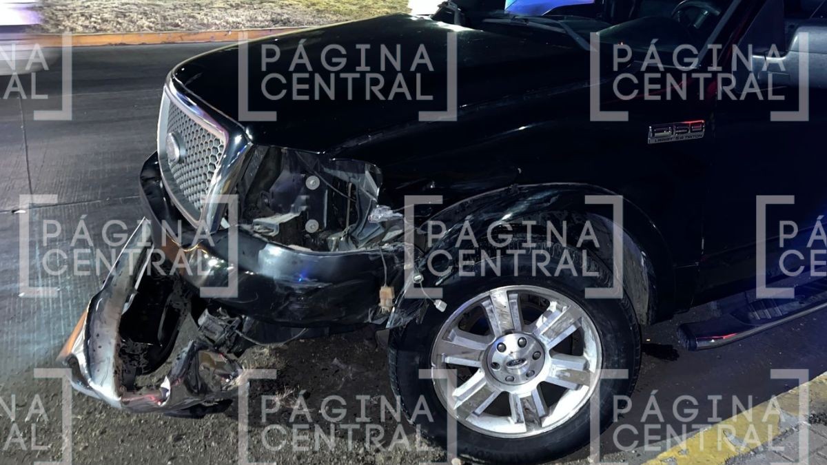 Se pasó el alto: Conductor provoca fuerte choque en pleno bulevar