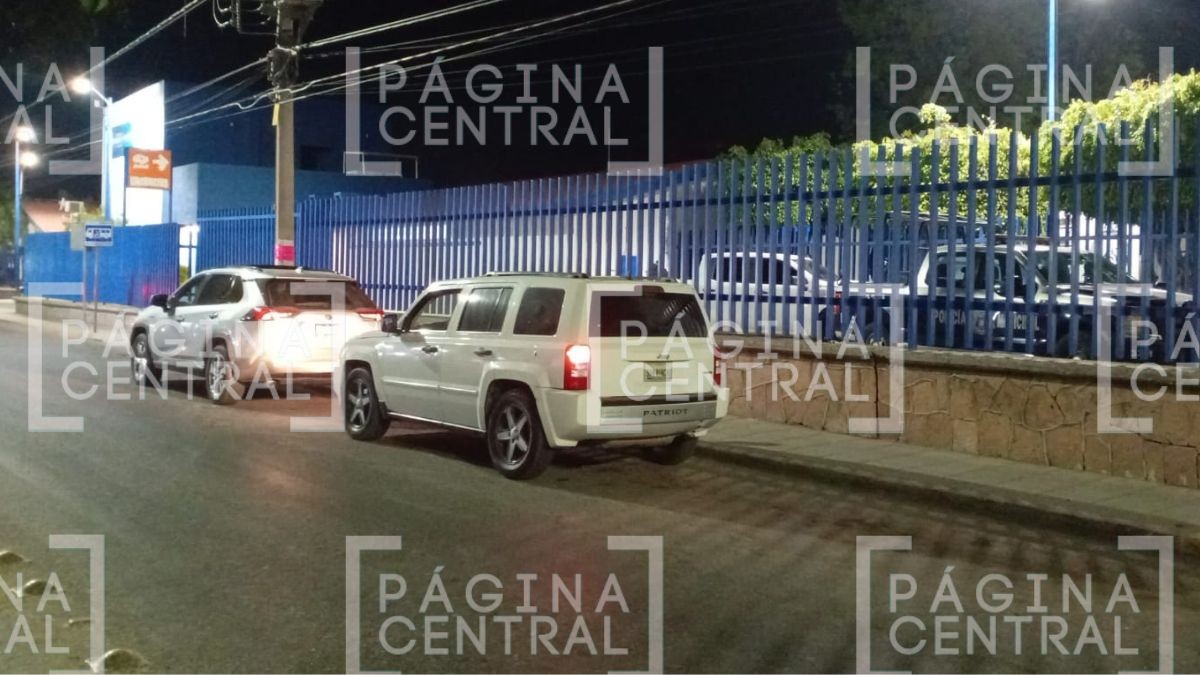 VIDEO Sonaron 8 balazos: Hombres son asesinados afuera de local 