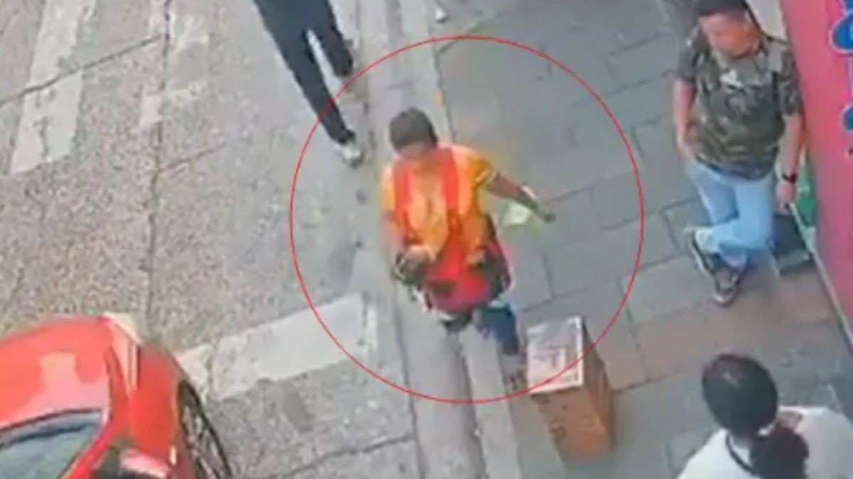 VIDEO Iba con su bebé en brazos: Madre muere al caerle bala perdida durante persecución