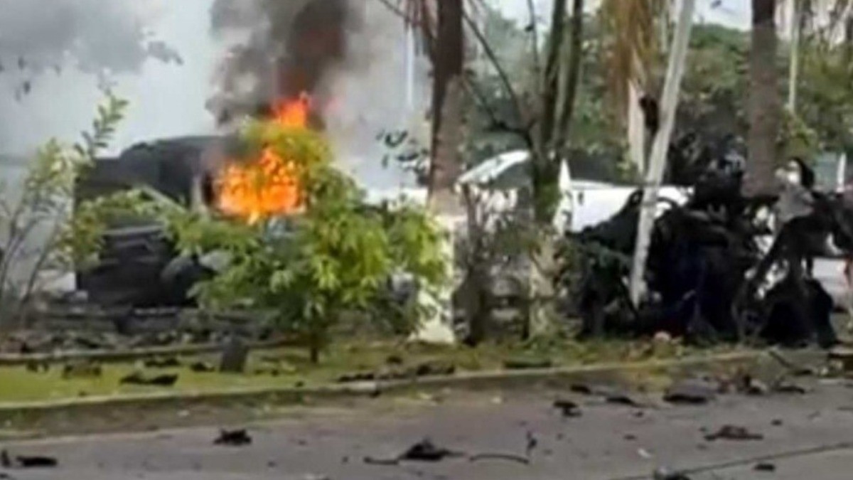 ¡Usan coche bomba! Ataque contra Policía Comunitaria deja tres muertos y seis heridos