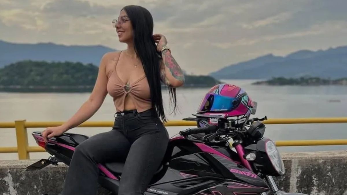 ‘Espero no estrellarme’, joven biker muere al ser arrollada por camión cuando iba en moto