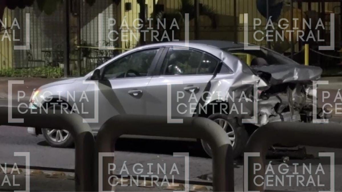 VIDEO Salió proyectado: Motociclista muere en choque por alcance 