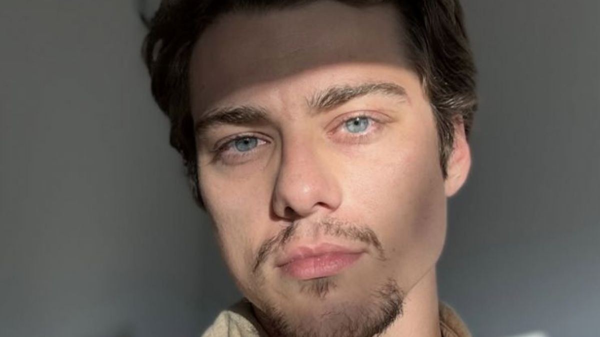 Iba en su moto: Muere famoso actor a los 31 años tras accidente