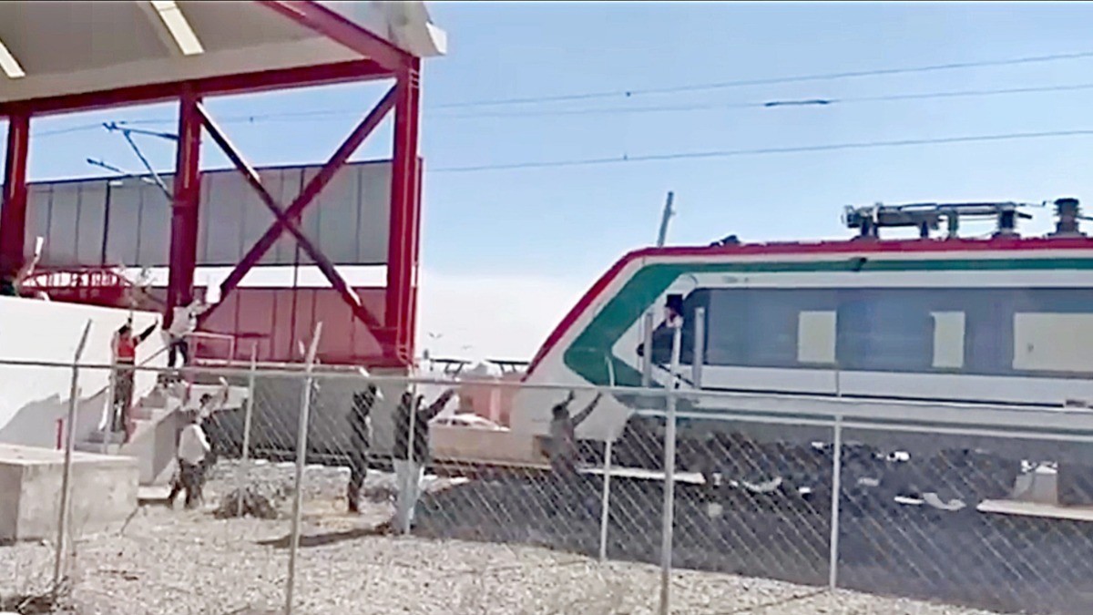 Detienen a Sheinbaum por obras de Tren-AIFA