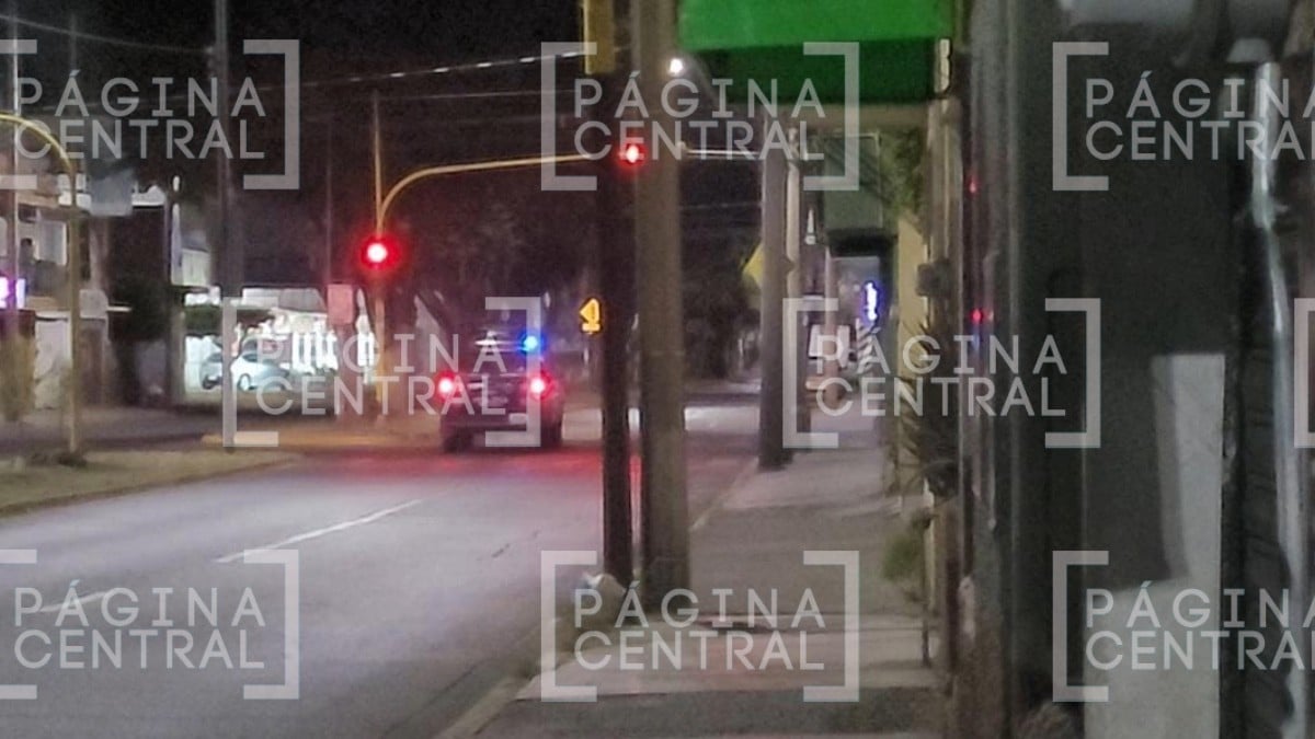 Balean a joven mientras ponía luces navideñas afuera de su casa en la colonia Linares