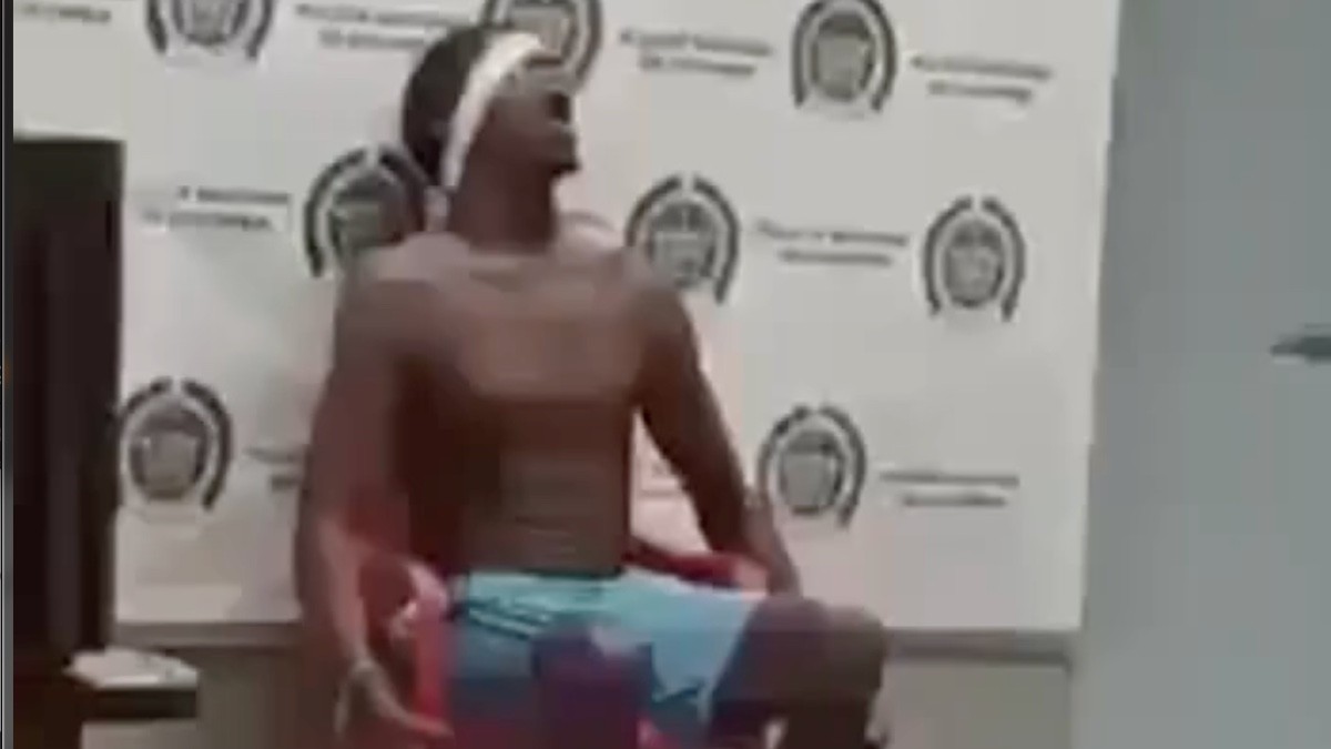 VIDEO ¡De no creerse! Hombre trató de convertirse en hombre lobo durante detención