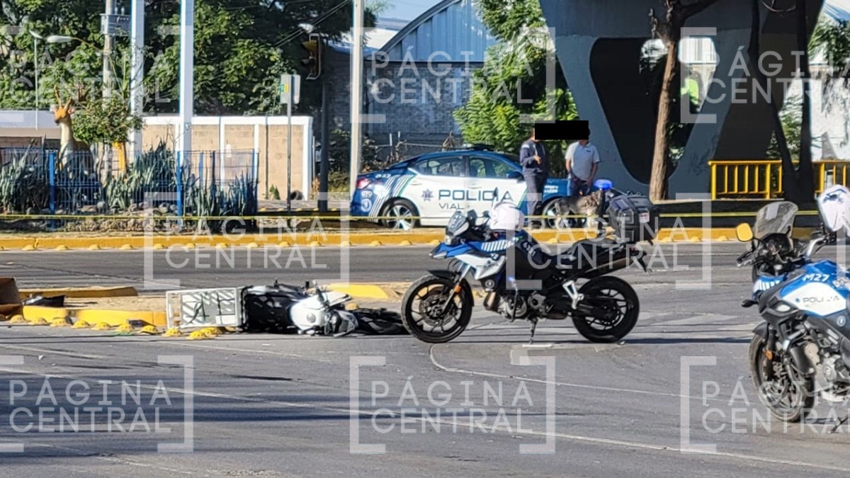 ¡Tragedia en víspera de Navidad! Se pasa el rojo y muere motociclista en bulevar Morelos